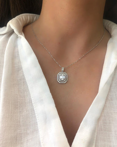 Double halo radiant diamondpendant